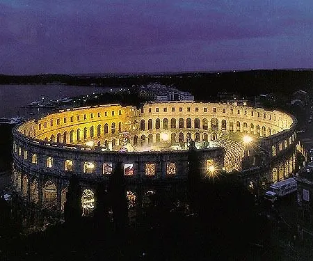 Corinne * Pula
